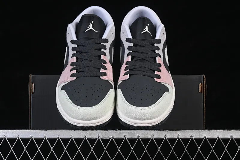 All categories Air Jordan Jordan series basketball shoes Air Jordan 1 Low Air Jordan 1 Low AJ1 Joe 1 black and white pink low-top retro cultural basketball shoes IB7109-004